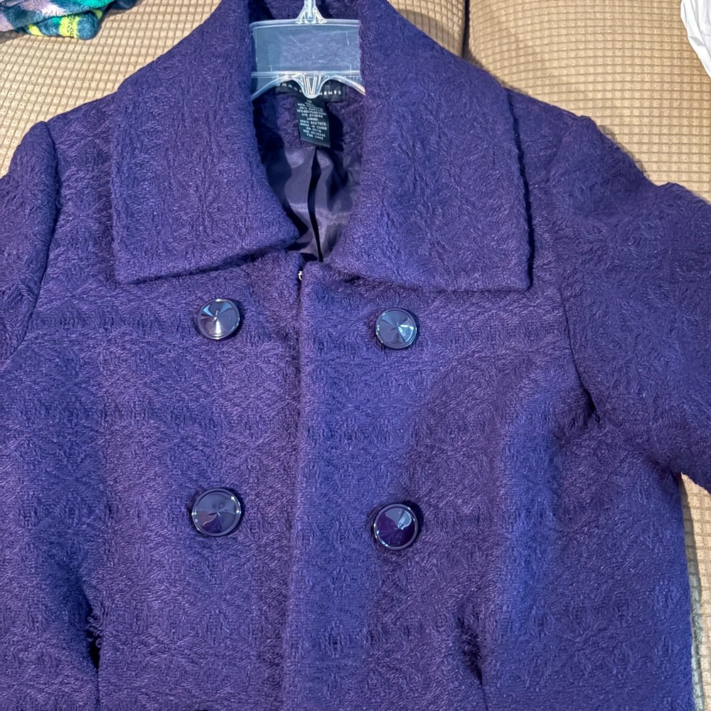 Short woman’s double breasted jacket